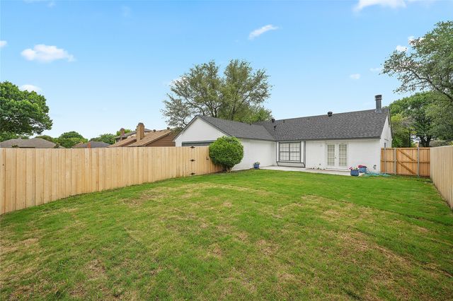 142 Kingsbridge Drive, Garland, TX 75040