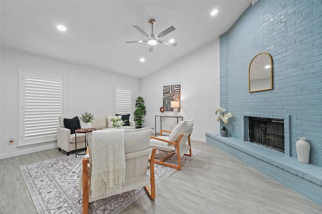 142 Kingsbridge Drive, Garland, TX 75040