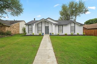 142 Kingsbridge Drive, Garland, TX 75040