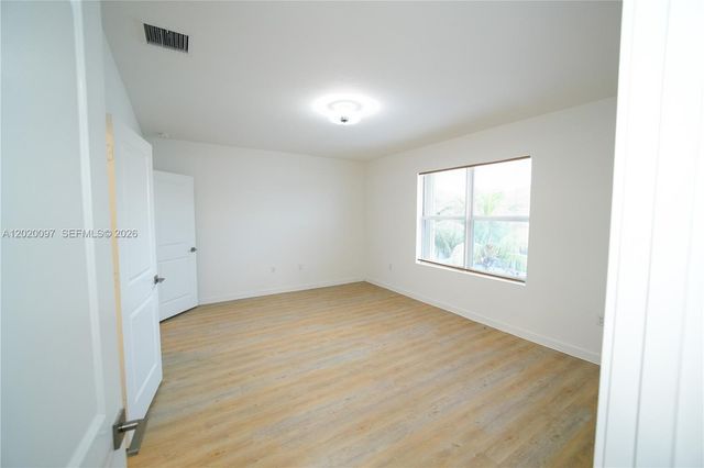 542 NE 6th Pl, Florida City, FL 33034