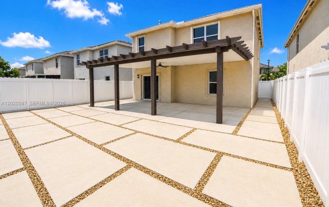 542 NE 6th Pl, Florida City, FL 33034