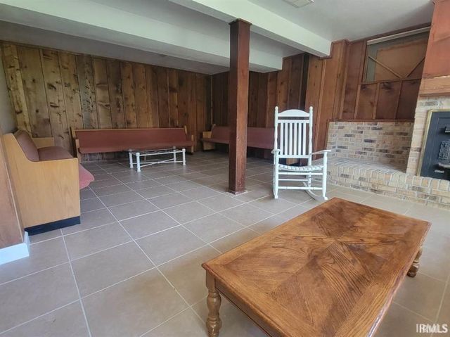 2347 E Navaho Drive, Vincennes, IN 47591