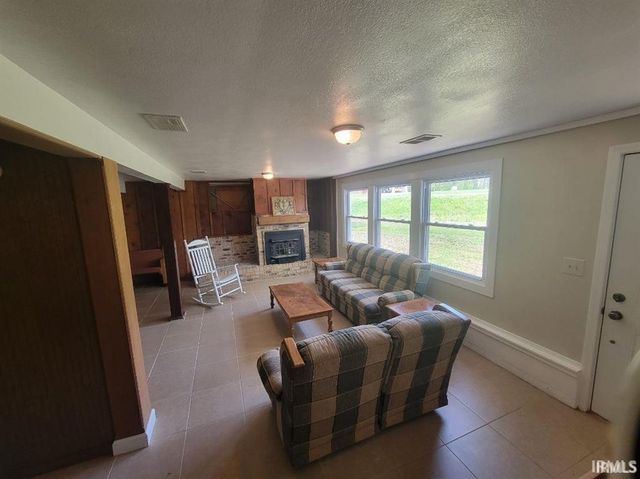 2347 E Navaho Drive, Vincennes, IN 47591