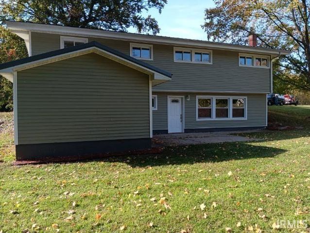 2347 E Navaho Drive, Vincennes, IN 47591