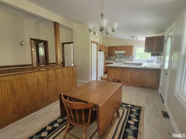 2347 E Navaho Drive, Vincennes, IN 47591