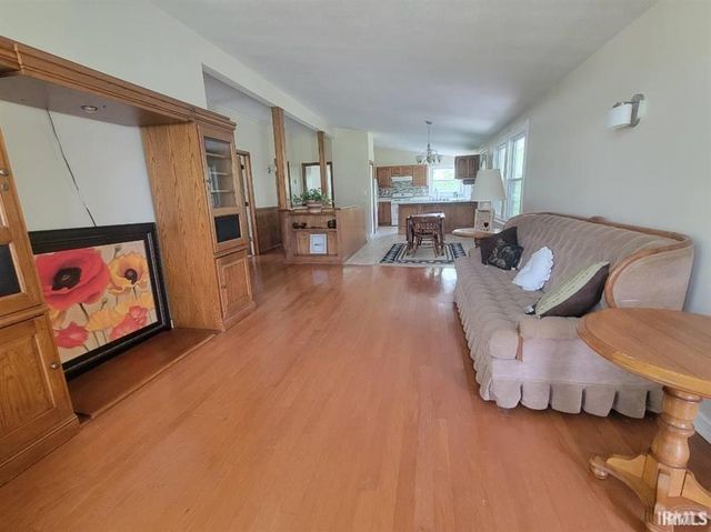 2347 E Navaho Drive, Vincennes, IN 47591