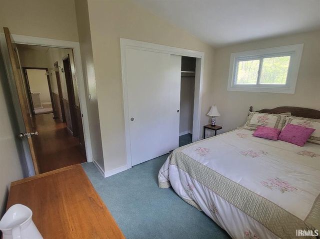 2347 E Navaho Drive, Vincennes, IN 47591