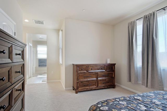 4591 Sandpiper Cir, Turlock, CA 95382