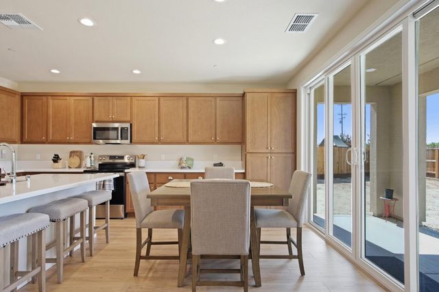 4591 Sandpiper Cir, Turlock, CA 95382