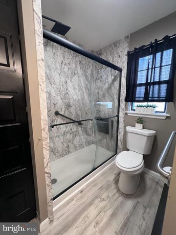 245 LEXINGTON DR, Tuckerton, NJ 08087