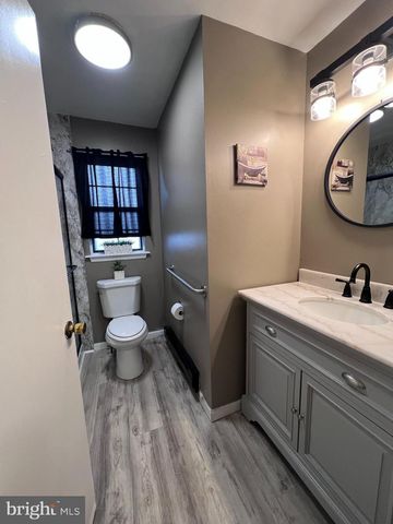 245 LEXINGTON DR, Tuckerton, NJ 08087