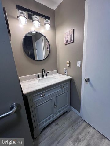 245 LEXINGTON DR, Tuckerton, NJ 08087