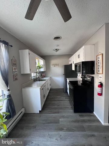 245 LEXINGTON DR, Tuckerton, NJ 08087