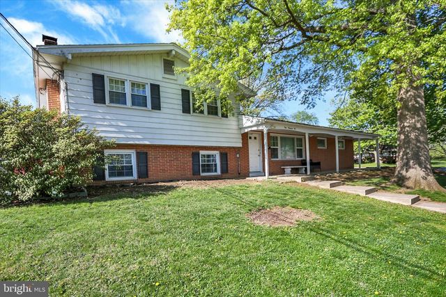102 FOREST DR, Camp Hill, PA 17011