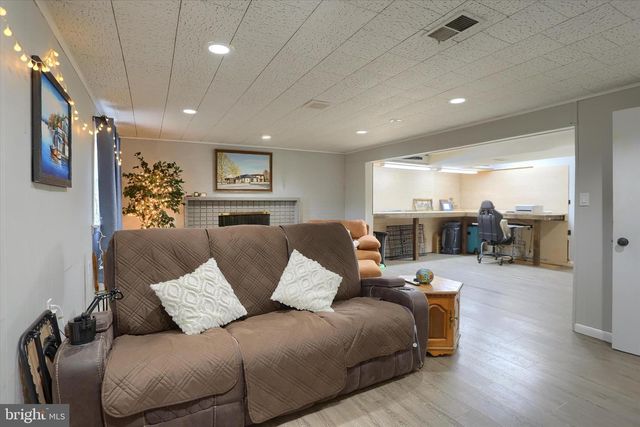 102 FOREST DR, Camp Hill, PA 17011