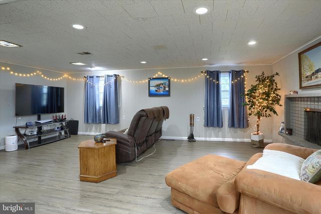 102 FOREST DR, Camp Hill, PA 17011