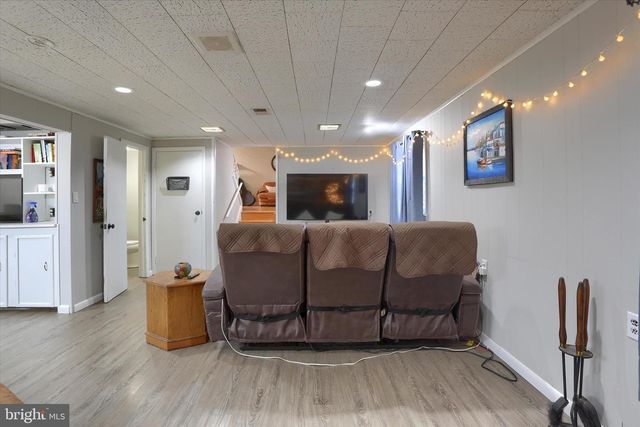 102 FOREST DR, Camp Hill, PA 17011