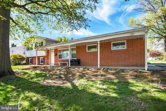 102 FOREST DR, Camp Hill, PA 17011