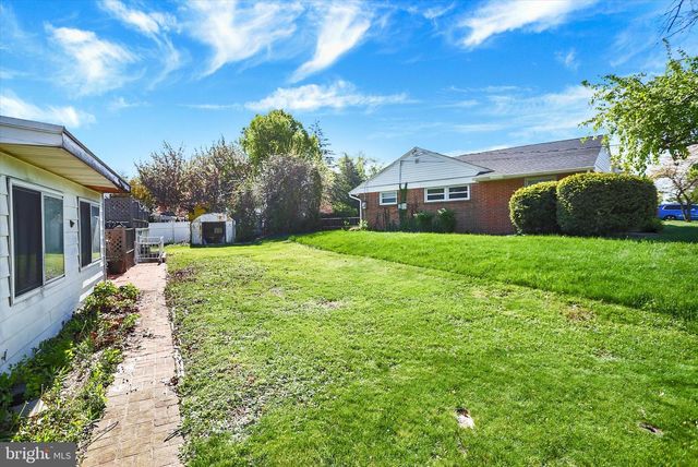 102 FOREST DR, Camp Hill, PA 17011