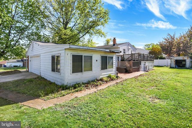 102 FOREST DR, Camp Hill, PA 17011