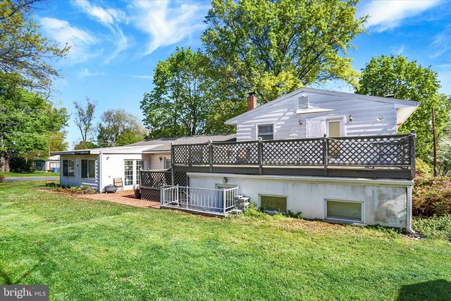 102 FOREST DR, Camp Hill, PA 17011