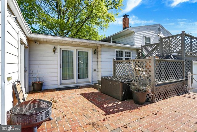 102 FOREST DR, Camp Hill, PA 17011
