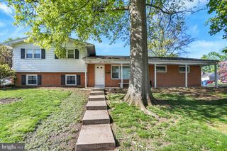 102 FOREST DR, Camp Hill, PA 17011