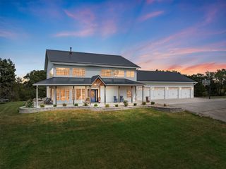 1890 Hogback Bridge Road, Winterset, IA 50273