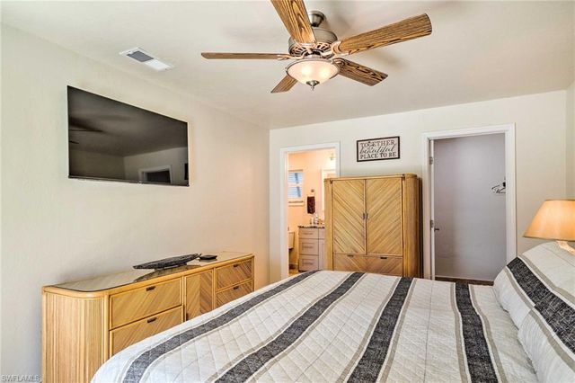 2404 SE 16th ST, Cape Coral, FL 33990