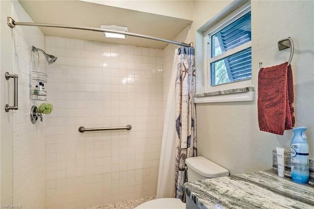 2404 SE 16th ST, Cape Coral, FL 33990