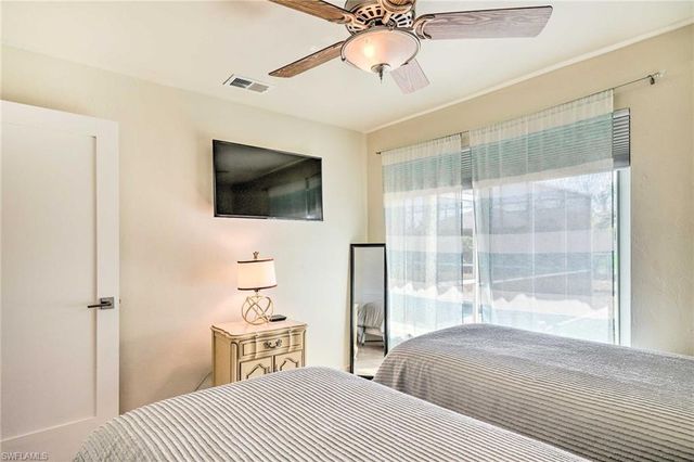 2404 SE 16th ST, Cape Coral, FL 33990