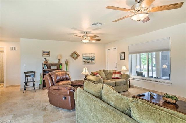2404 SE 16th ST, Cape Coral, FL 33990