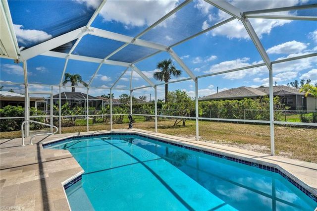 2404 SE 16th ST, Cape Coral, FL 33990