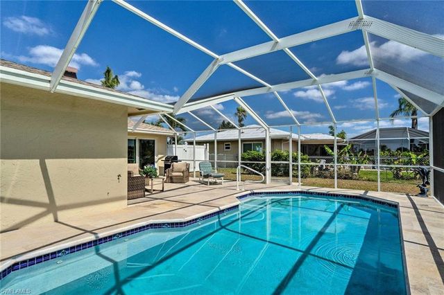 2404 SE 16th ST, Cape Coral, FL 33990