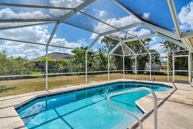 2404 SE 16th ST, Cape Coral, FL 33990
