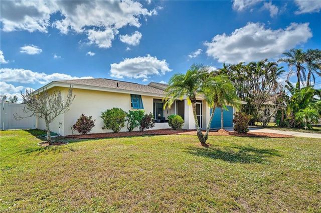 2404 SE 16th ST, Cape Coral, FL 33990