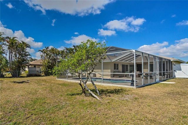 2404 SE 16th ST, Cape Coral, FL 33990