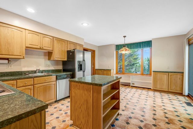 10910 MILLER RD, Oakton, VA 22124