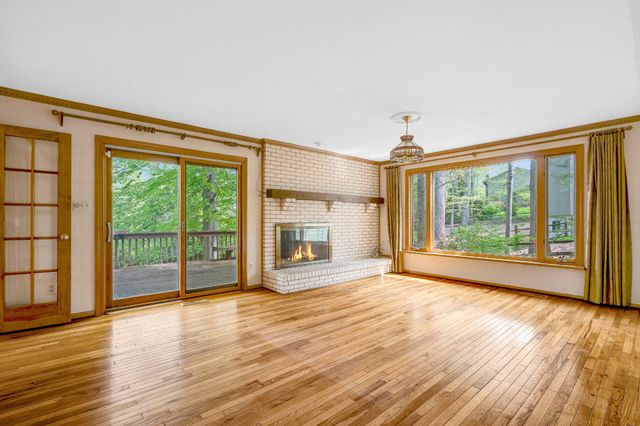10910 MILLER RD, Oakton, VA 22124