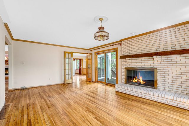 10910 MILLER RD, Oakton, VA 22124