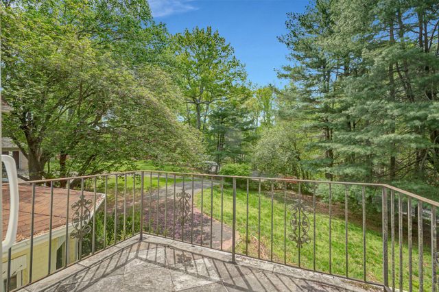 10910 MILLER RD, Oakton, VA 22124
