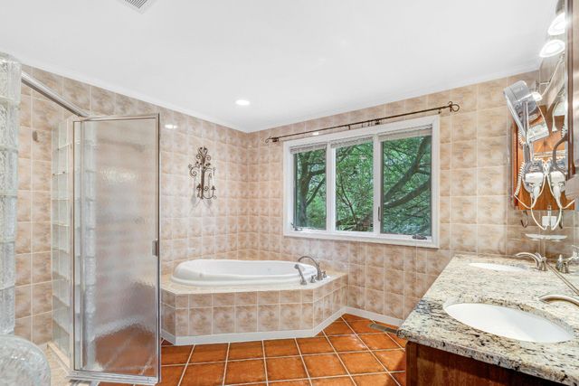 10910 MILLER RD, Oakton, VA 22124