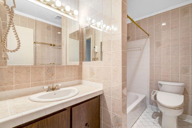 10910 MILLER RD, Oakton, VA 22124