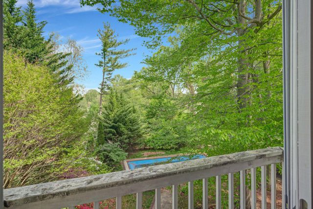 10910 MILLER RD, Oakton, VA 22124