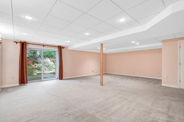 10910 MILLER RD, Oakton, VA 22124