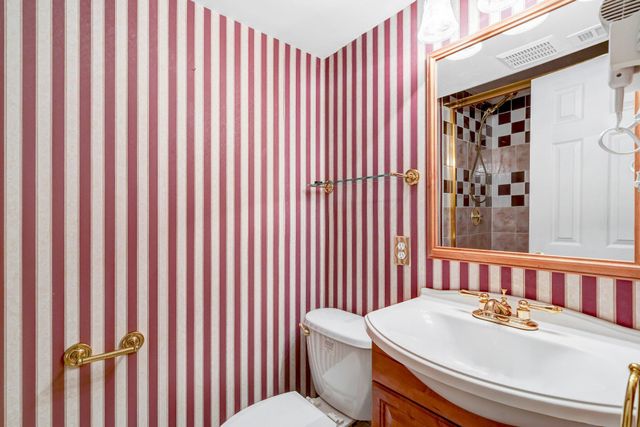 10910 MILLER RD, Oakton, VA 22124