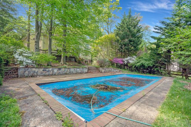 10910 MILLER RD, Oakton, VA 22124