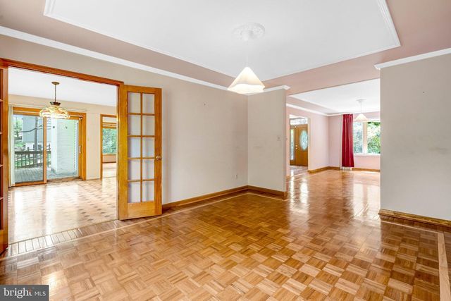 10910 MILLER RD, Oakton, VA 22124