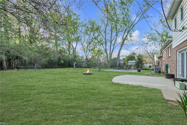 37 Michele DR, Hampton, VA 23669