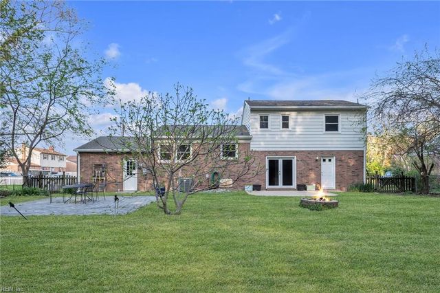 37 Michele DR, Hampton, VA 23669